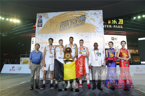 成都3x3u18世界杯(扣篮秀引爆现场 国际篮联3x3 u18世界杯成都落幕)