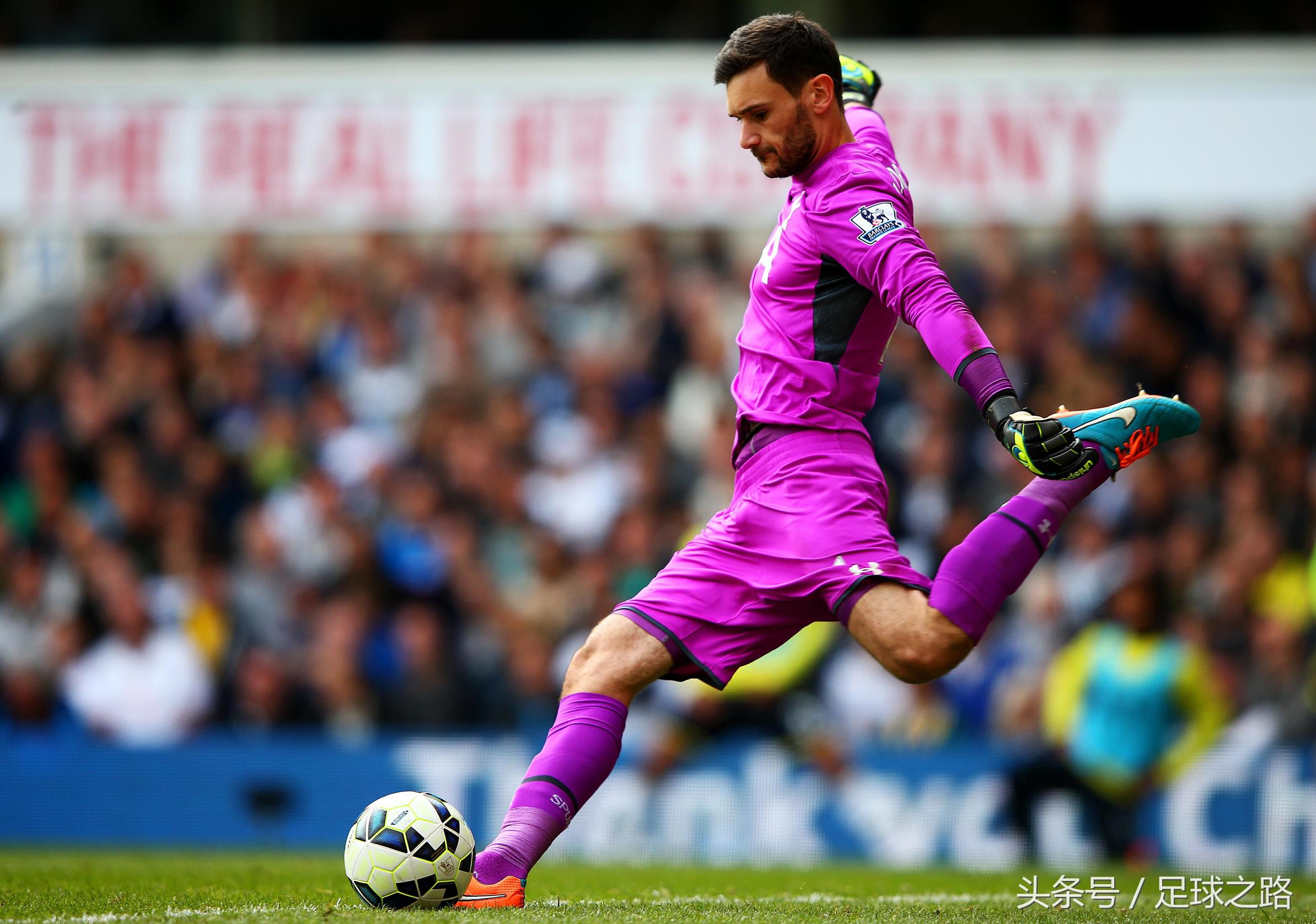 足球开大脚踢什么位置(门将教学系列之常用的几个开球技巧)