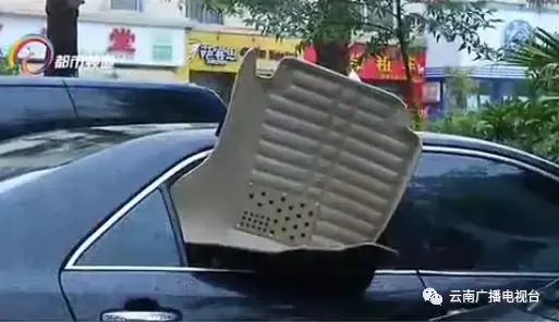 一夜之间20辆车被砸！小编用亲身经历提示各位车主们：停放爱车时这几点一定得注意