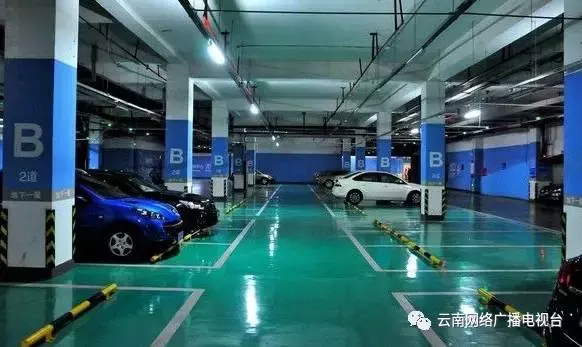 一夜之间20辆车被砸！小编用亲身经历提示各位车主们：停放爱车时这几点一定得注意