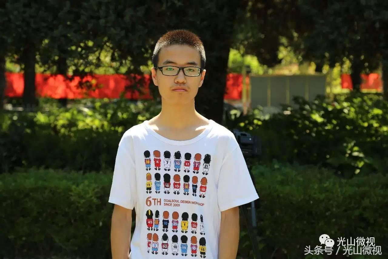 送你一份光山二高录取清华、北大、空军飞行员学子的简历、照片！先睹为快