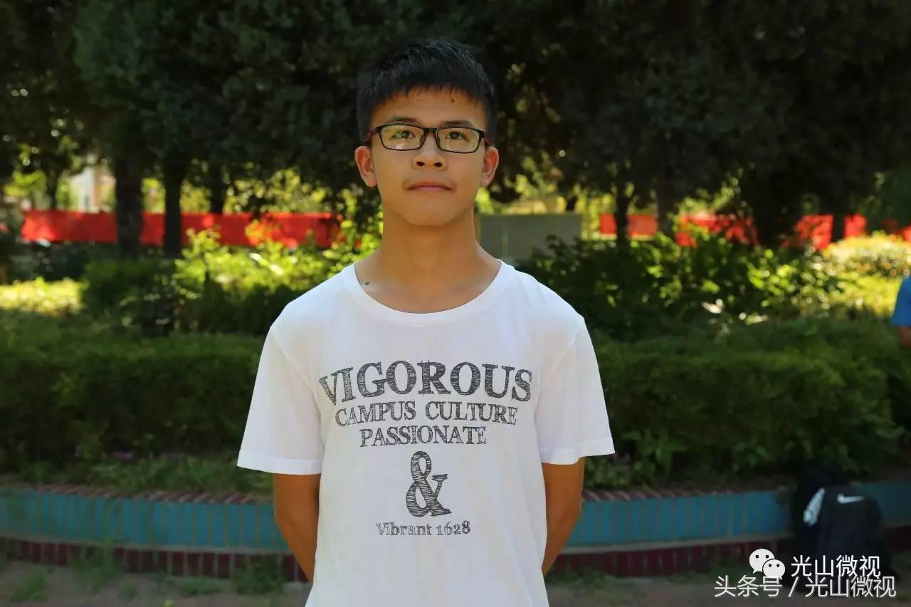 送你一份光山二高录取清华、北大、空军飞行员学子的简历、照片！先睹为快