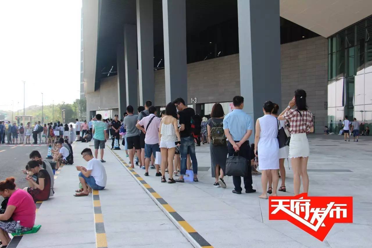 现场播报！“学历入户”办理地址迁移的第一天，5分钟带你熟悉落户流程！
