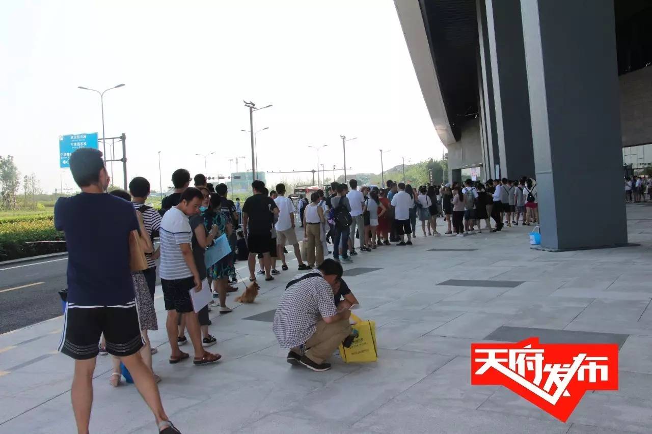现场播报！“学历入户”办理地址迁移的第一天，5分钟带你熟悉落户流程！