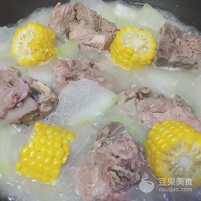 冬瓜玉米排骨湯,冬瓜玉米排骨湯的做法