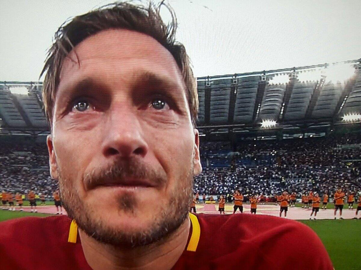 佩罗蒂谈托蒂告别罗马(感人至深!再见狼王,托蒂含泪与罗马道别)