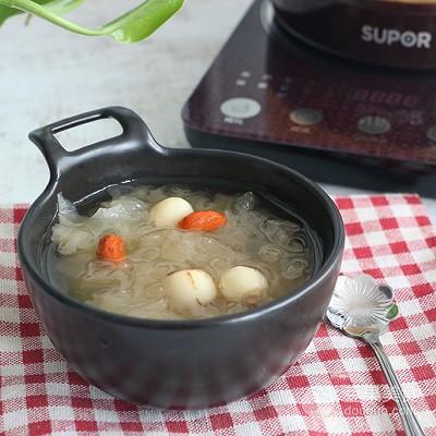 银耳莲子汤的做法,银耳莲子汤的做法详细步骤