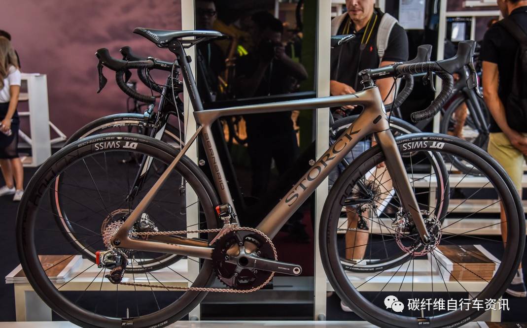 colnago梅花c60多钱(2017欧洲自行车展的 大牌碳纤维公路车)