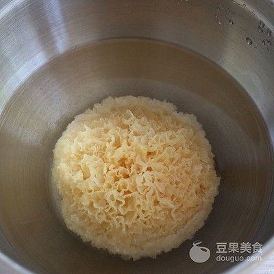銀耳蓮子湯的做法,銀耳蓮子湯的做法詳細步驟