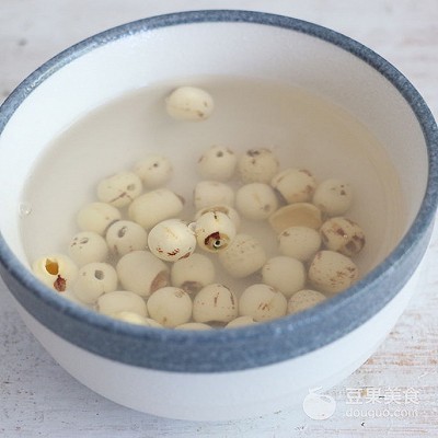 銀耳蓮子湯的做法,銀耳蓮子湯的做法詳細步驟