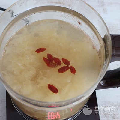 銀耳蓮子湯的做法,銀耳蓮子湯的做法詳細步驟