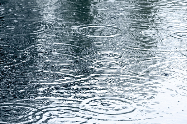 阴雨绵绵的心情说说 心情跟下雨一样的说说