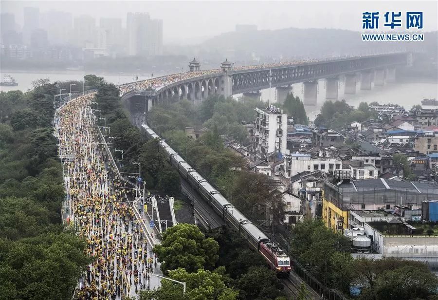 这座大桥经历77次撞击仍无恙 将迎来60岁生日！