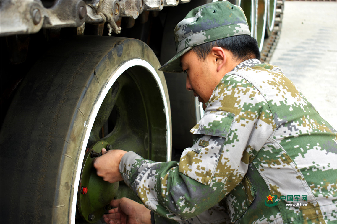 没技术，军校学员过不了装备换季关