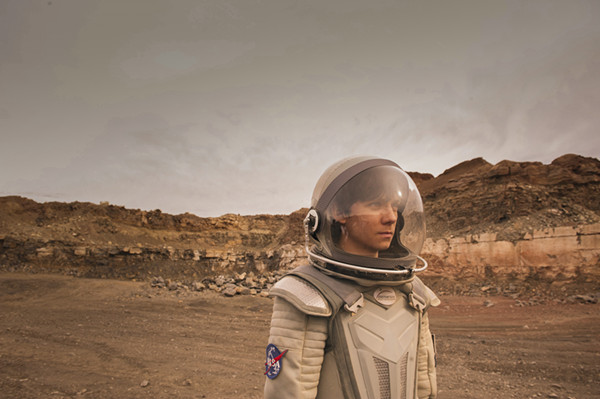 《回到火星》：一部适合自我感动的电影