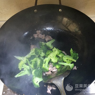 西兰花炒肉,西兰花炒肉的做法