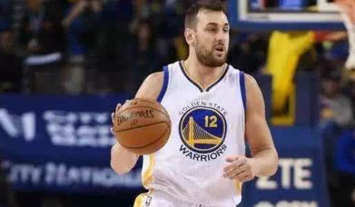 为什么nba没有近视(原来这5位球员有高度近视，詹皇投篮靠感觉，1人有失明的威胁！)