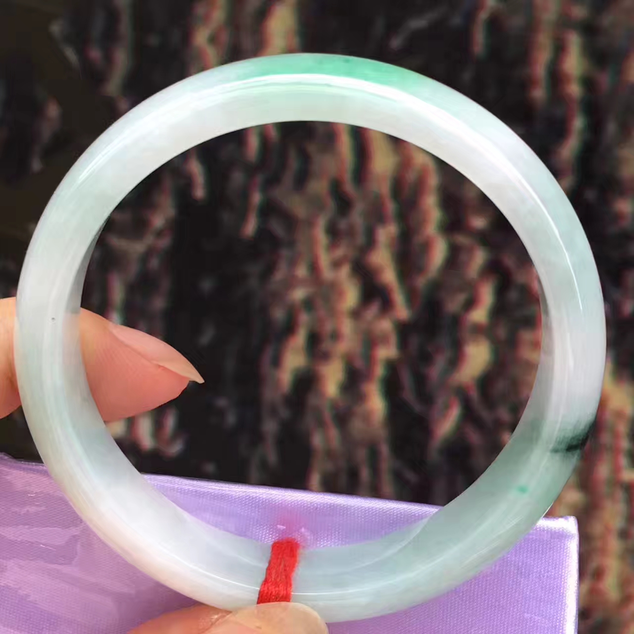 翡翠b货是不是假的(翡翠a货和b货的区别)-玩玉石网