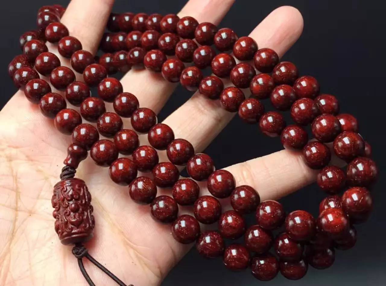 人手一串,盘点那些价格亲民而又十分漂亮的文玩手串(天珠手串配饰图片