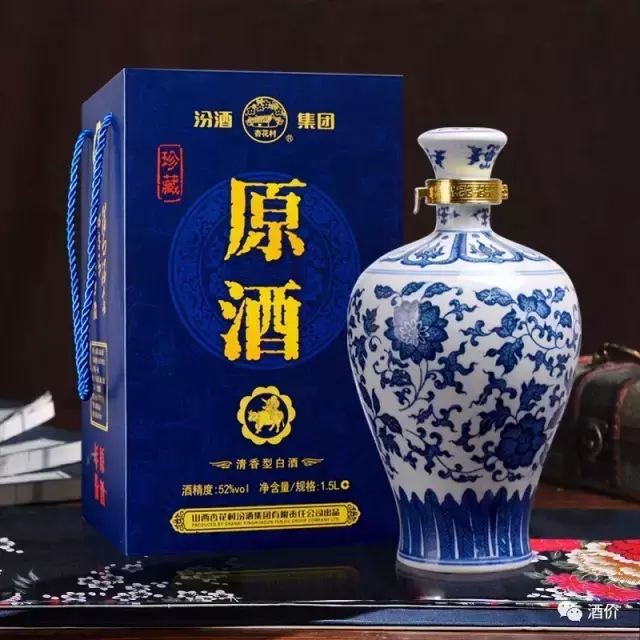 美酒｜清雅脱俗：青花瓷与白酒的结合