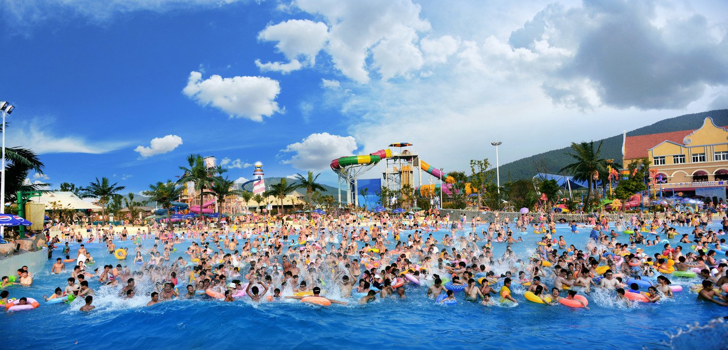 徐州乐园加勒比水世界应该是国内最贵的水世界了,价格可以和上海