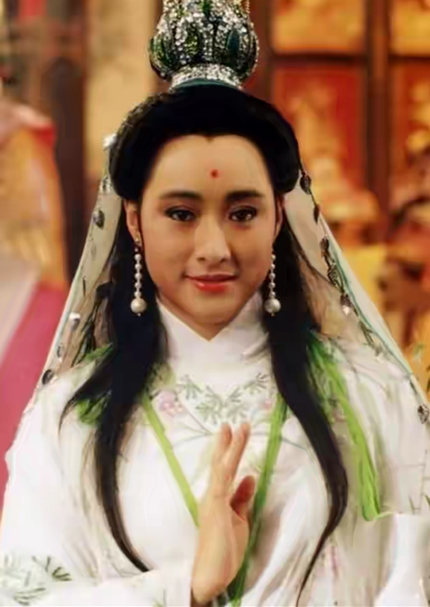 《新白娘子传奇》观音,年轻时清丽脱俗,如今年过六十这样