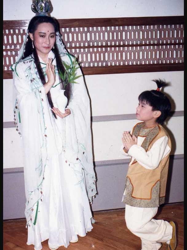 《白蛇传》是中国四大民间传说之一,与《梁山伯与祝英台》《天仙配》