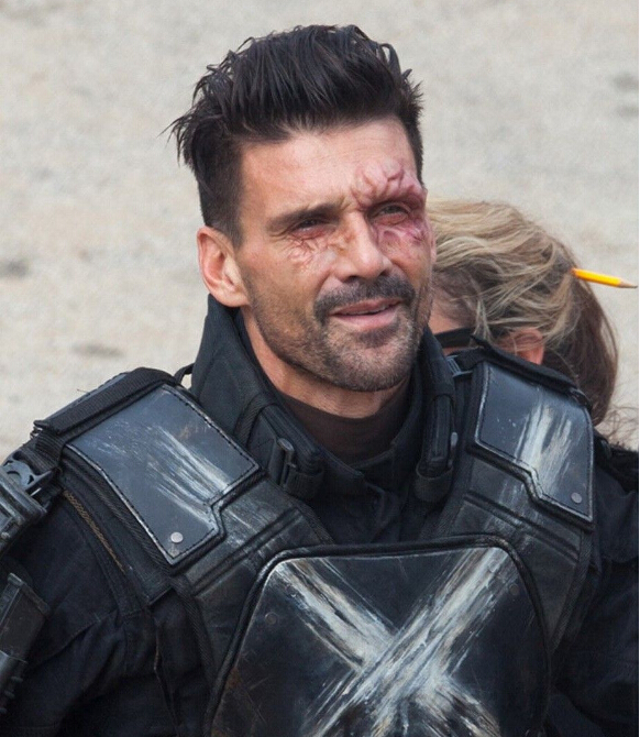 《战狼》中的"老猫"和《战狼2》的"老爹",哪个更有反派boss范儿?