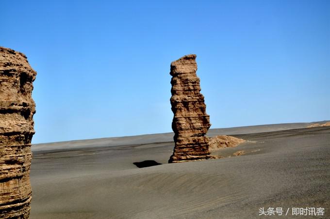 青海长云暗雪山，孤城遥望玉门关