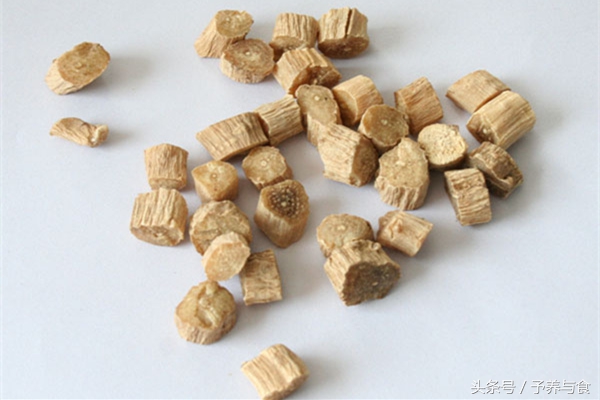 牛膝和什么一起吃最好？牛膝的功效与作用及禁忌
