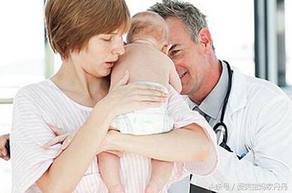 聊聊新生儿打嗝的问题，打嗝不是病，轻松五招就搞定