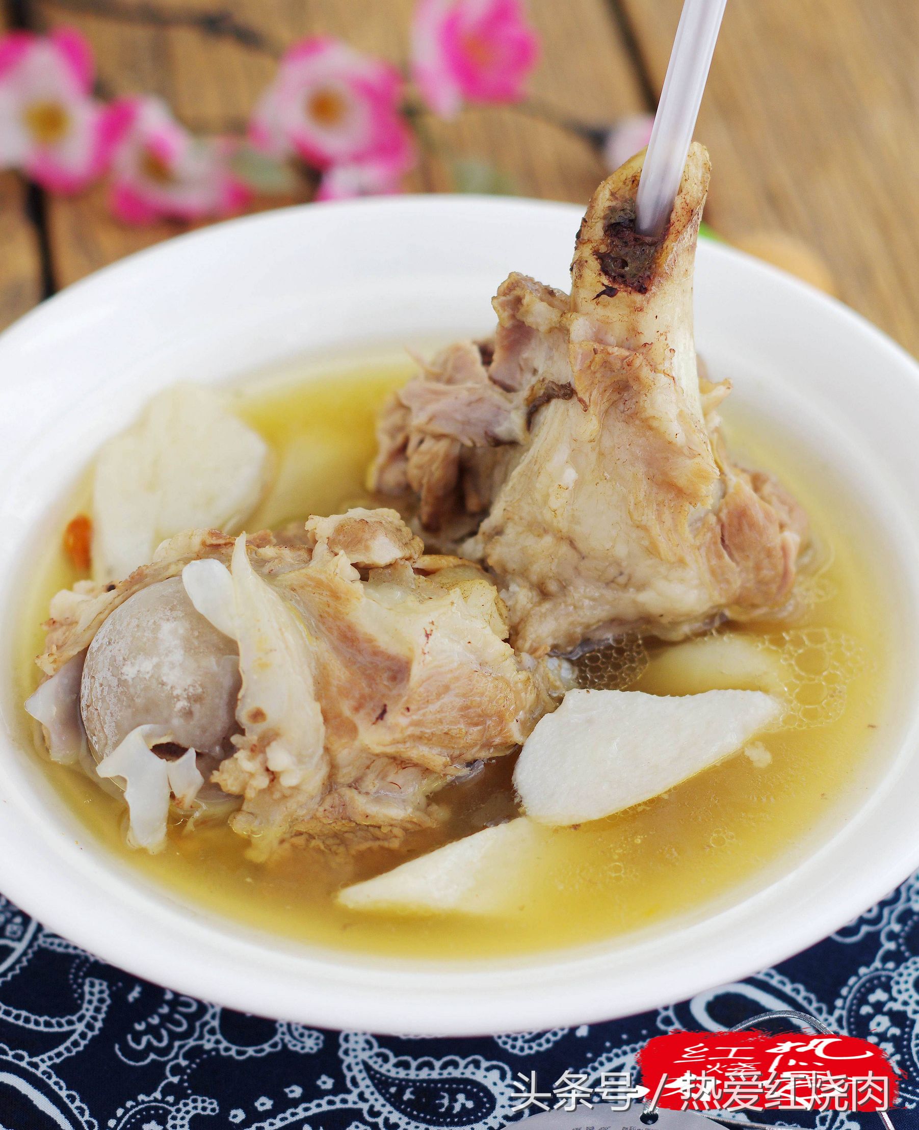 猪棒骨多少钱一斤(猪筒骨13一斤比猪肉都贵,可再贵人们也爱买,常吃