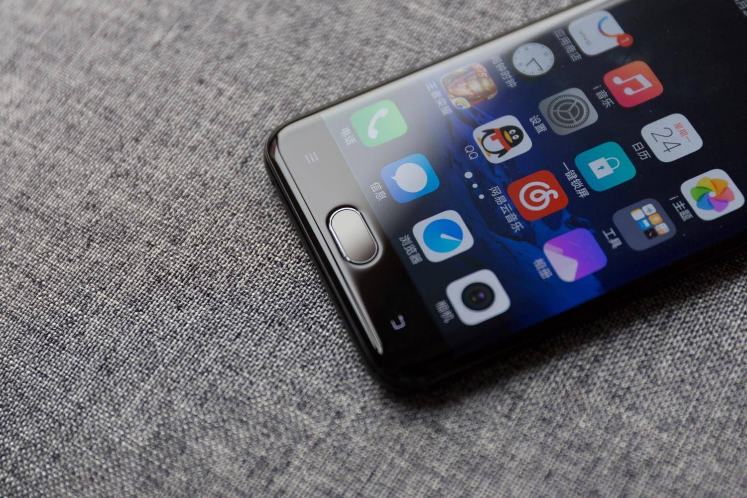 vivoy67a市场价多少钱(手机也分高) - 价格百科