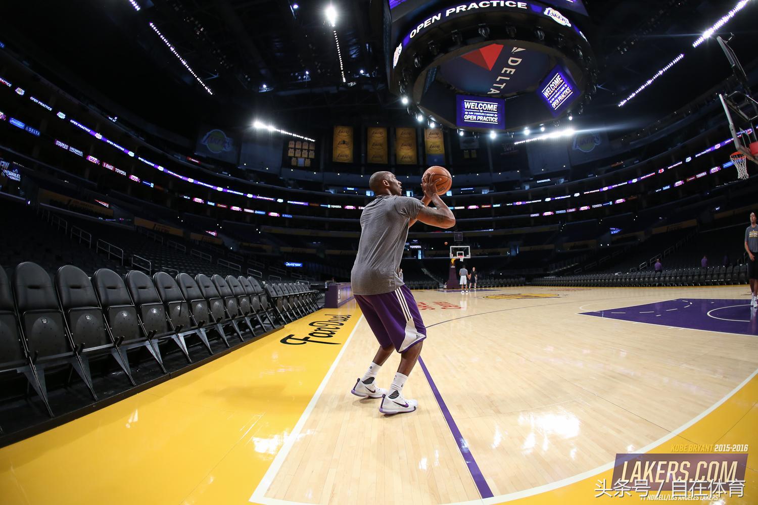 nba球场为什么那么尊重科比(为什么科比最受尊敬？听听对手是怎么说的！)