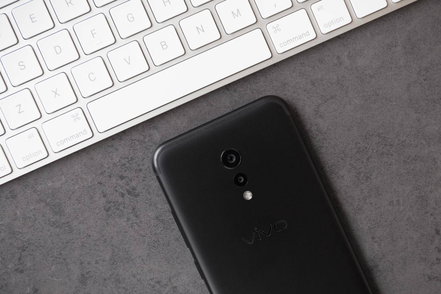 vivoy67a市场价多少钱(手机也分高) - 价格百科