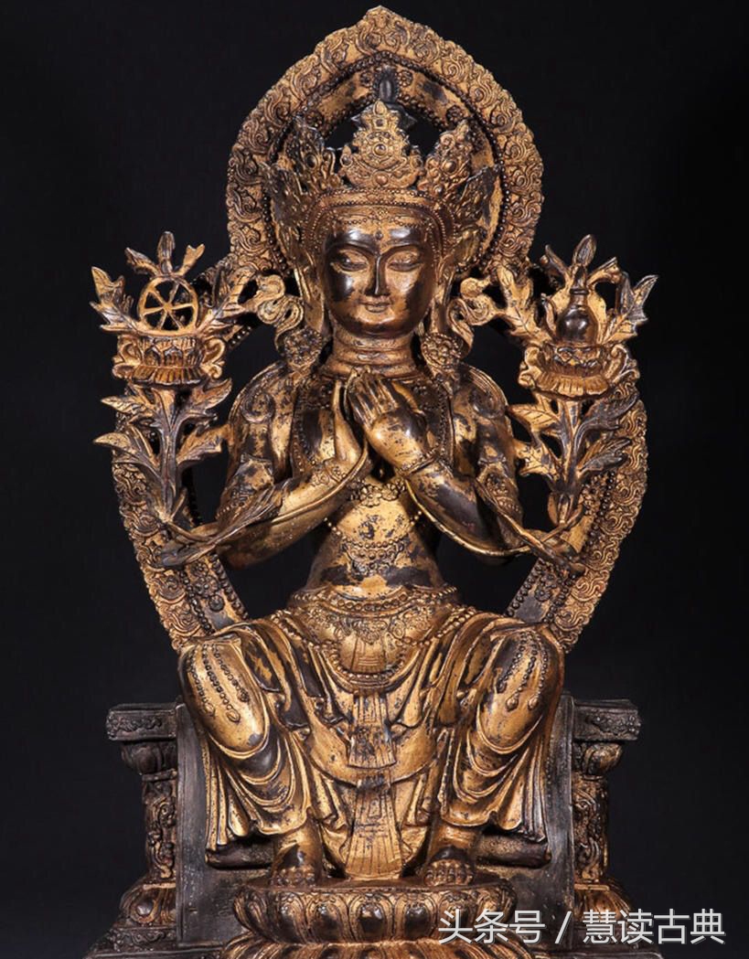 据《弥勒上生经》和《弥勒下生成佛经》讲,弥勒出生于古印度南天竺劫