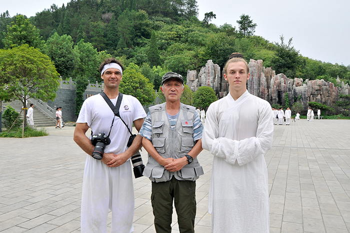 问道武当山，问道陈师行，百人的练功场上，有声似无声
