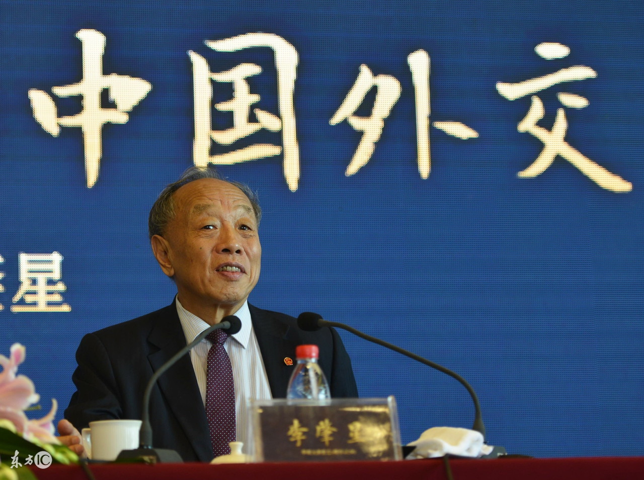 外交学院和国际关系学院就业都是去外交部吗？