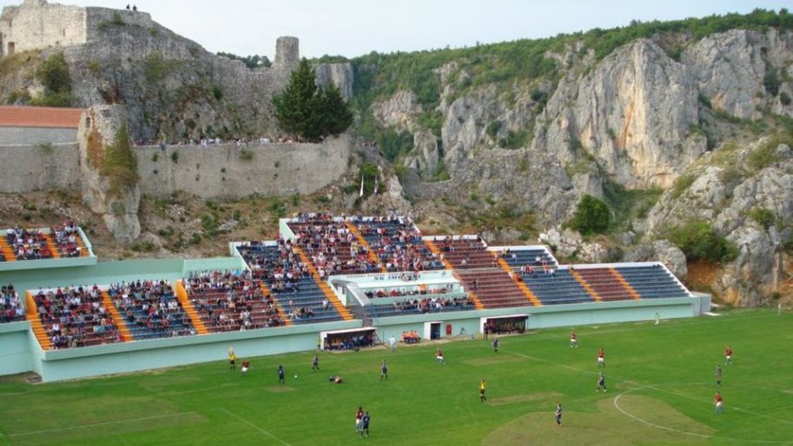 葡萄牙布拉加市政球场(这么奇怪的球场你见过吗?