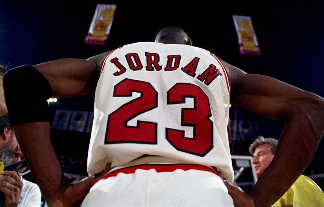 nba1号球衣的球星麦迪的标志(nba球衣号码故事,麦迪1号最霸气,乔丹23