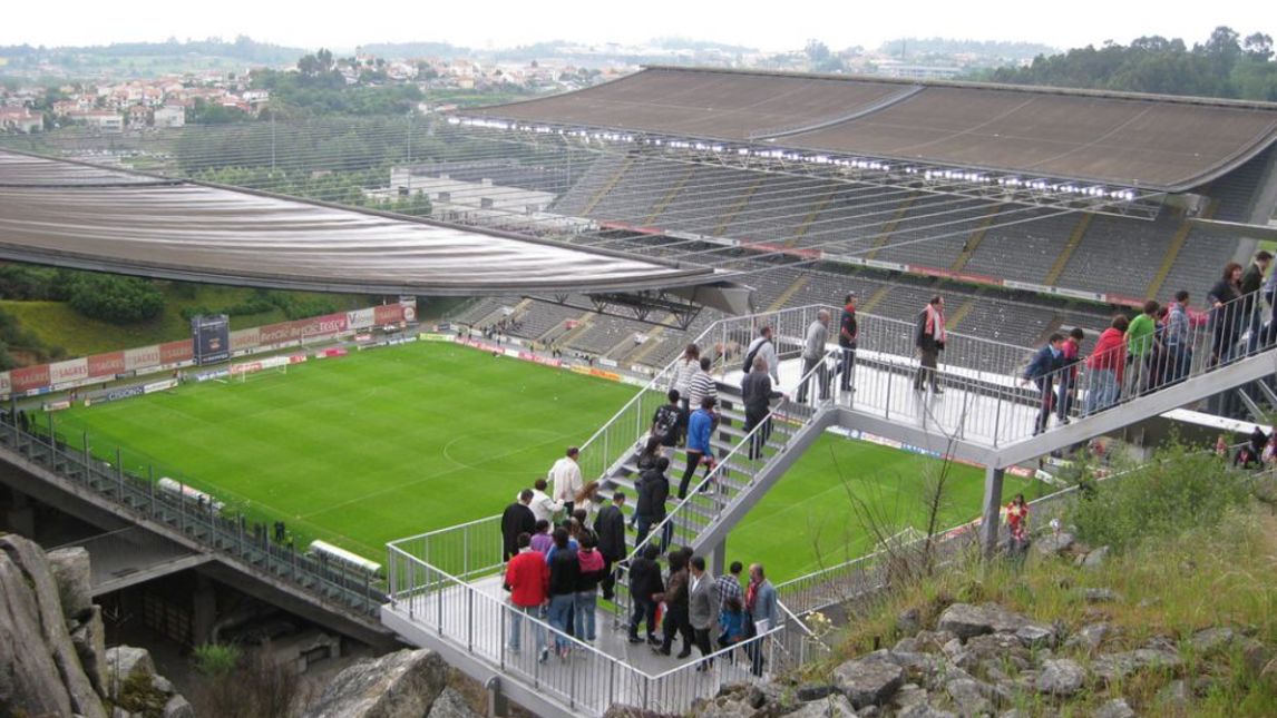 葡萄牙布拉加市政球场(这么奇怪的球场你见过吗?