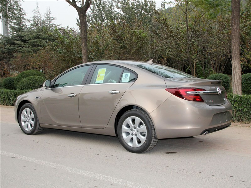 别克君威:运动也有运动的好,就是牺牲了太多空间