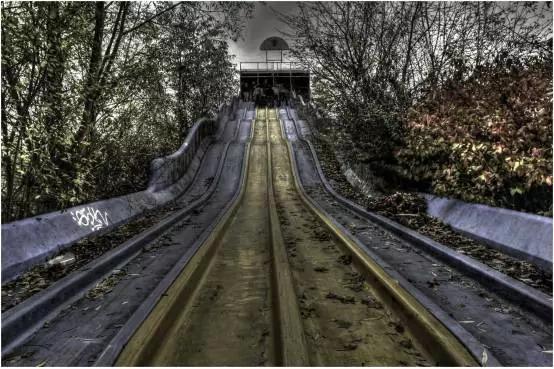 废弃的迪士尼(废弃的迪士尼停尸房照片) - 武陵观察网