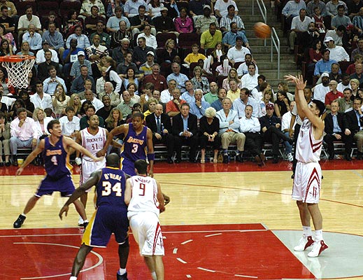 为什么nba大个子罚球不好(老大难问题！明明无人干扰的罚球缘何成为大个子的死穴？)