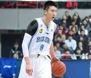 为什么nba很少人戴护膝(NBA球星戴护具的缘由，到底有什么用？)