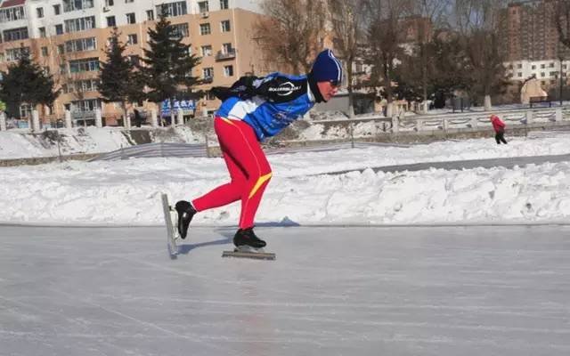 千古难题困扰了我一个雪季究竟该哪只脚在前？「进阶」