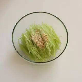 吃莴笋有什么好处（我们为什么一定要吃莴笋.....）