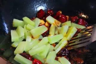 吃莴笋有什么好处（我们为什么一定要吃莴笋.....）