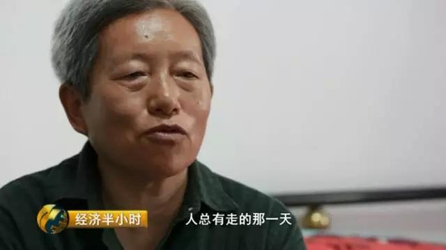 女孩带着癌症母亲去上学，“妈妈是我一生珍贵”！