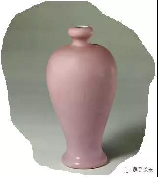 若把郎红喻为刚烈勇士，胭脂红就是热情似火的少女